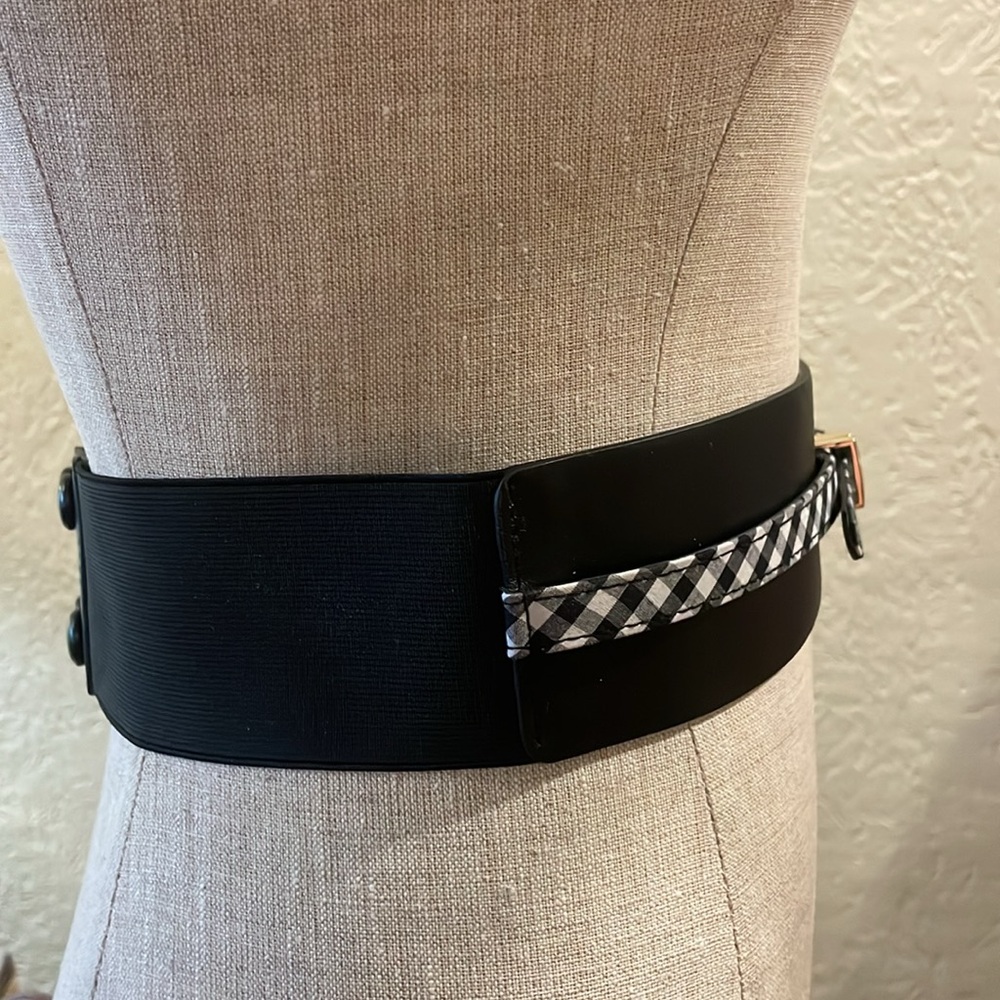 White House Black Market stretch belt 29” before stretch - Picture 4 of 4